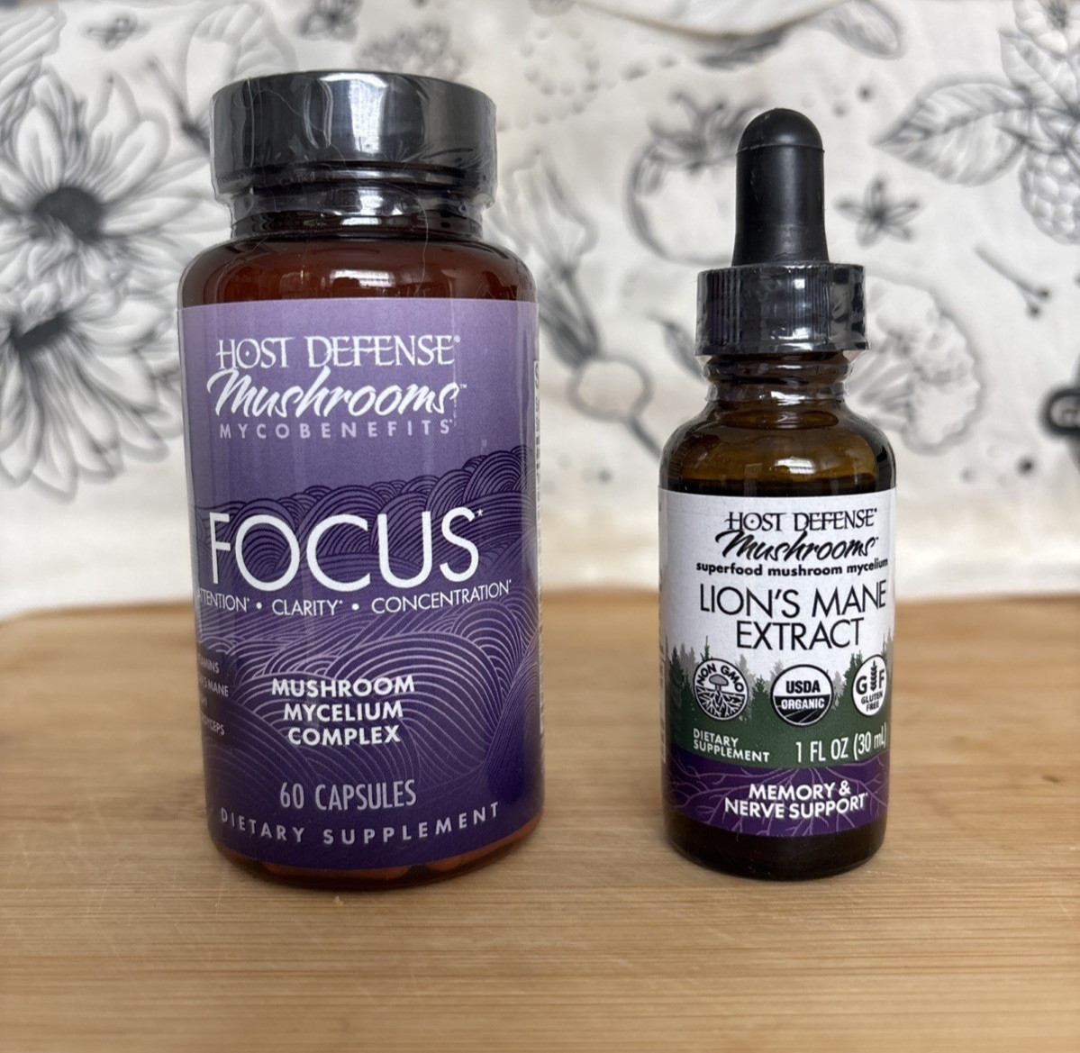 HOST DEFENSE FOCUS 60 CAPS EXP 01/27 + LION’S MANE EXTRACT 1 FLOZ EXP 06/28