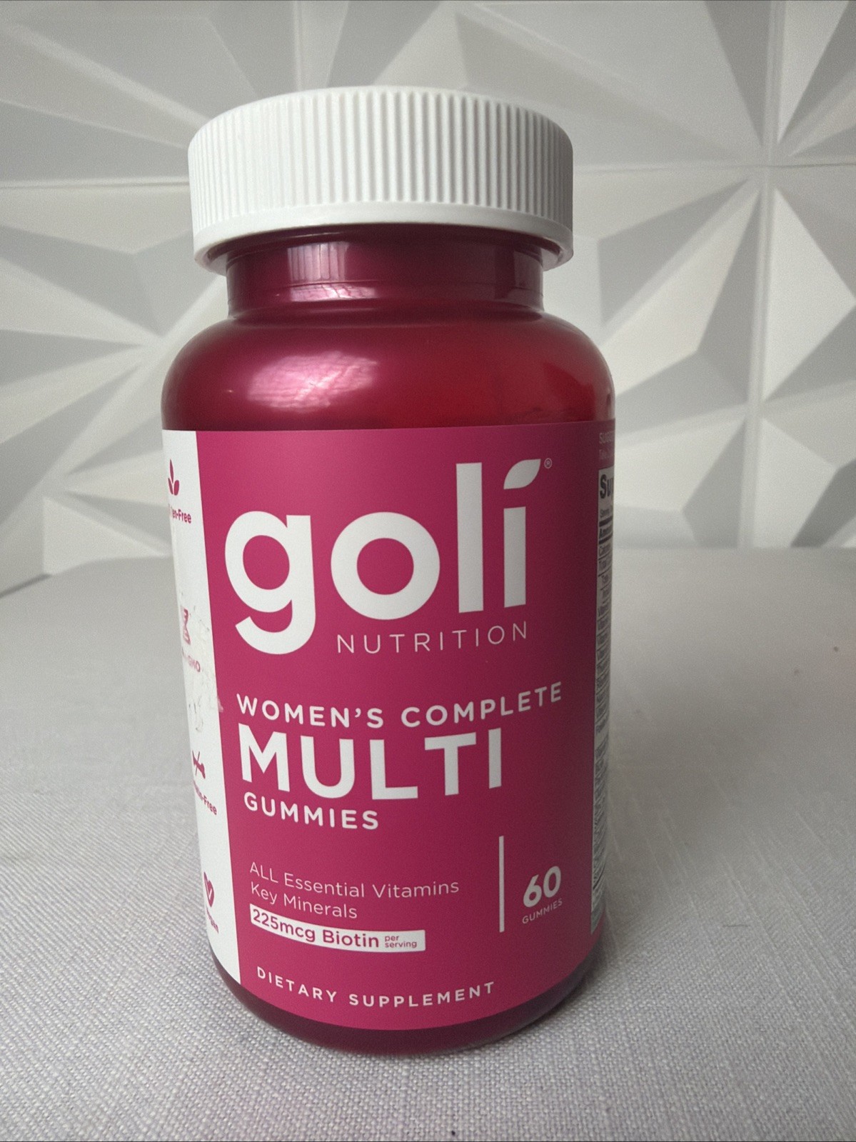 Goli Nutrition Women’s Complete Multivitamin Gummies Vegan w/Biotin 60 Pieces