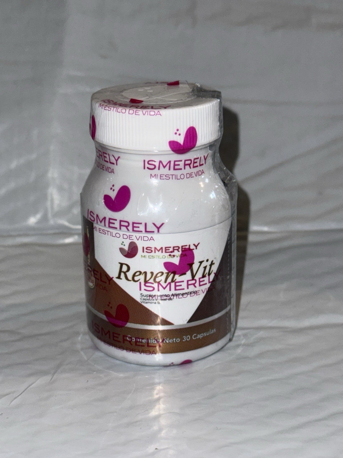 Ismerely Reven-Vit