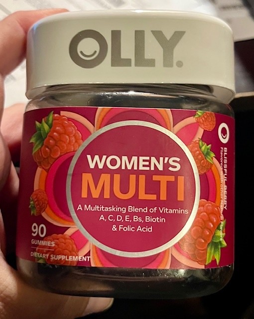 OLLY Women’s MULTI Blend of Vitamins A, C, D, E, Bs, Biotin & Folic Acid – 90!