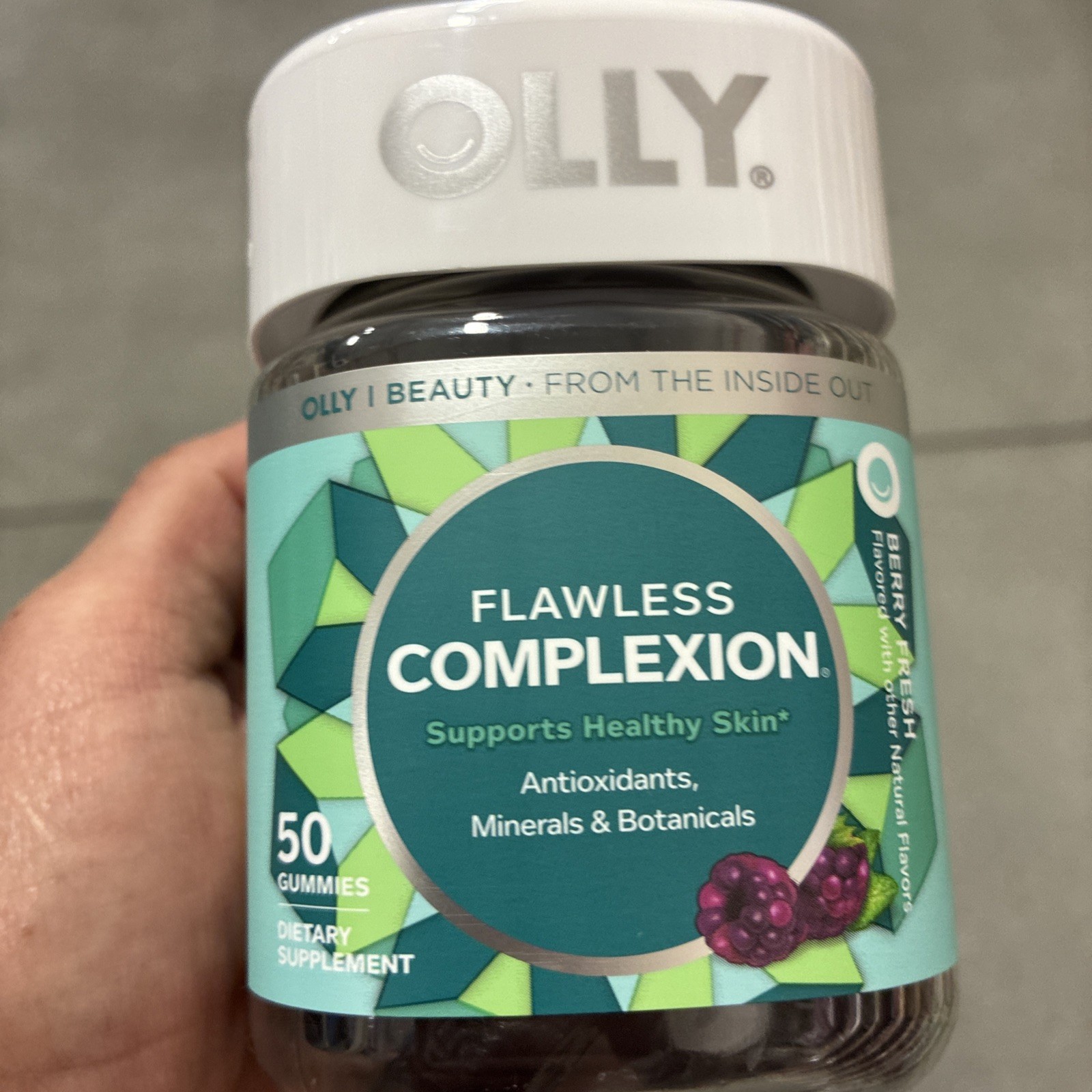 OLLY Flawless Complexion Gummies 50 Count Antioxidants Clear Skin Support